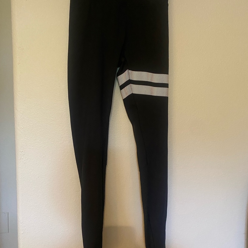 Stronger brand leggings